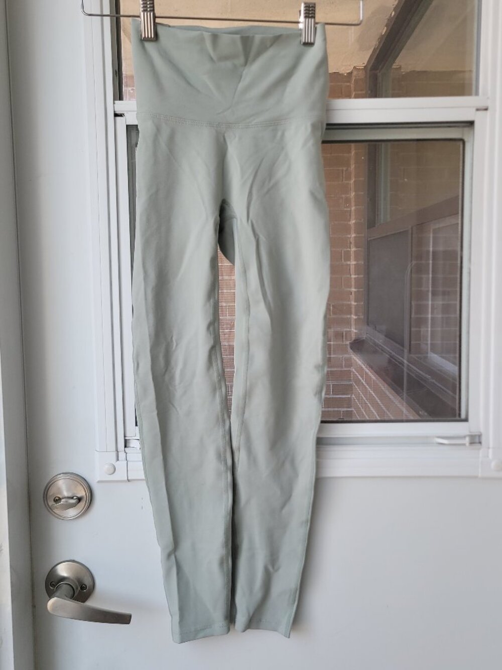 Andar Mint Green High-Performance Leggings
